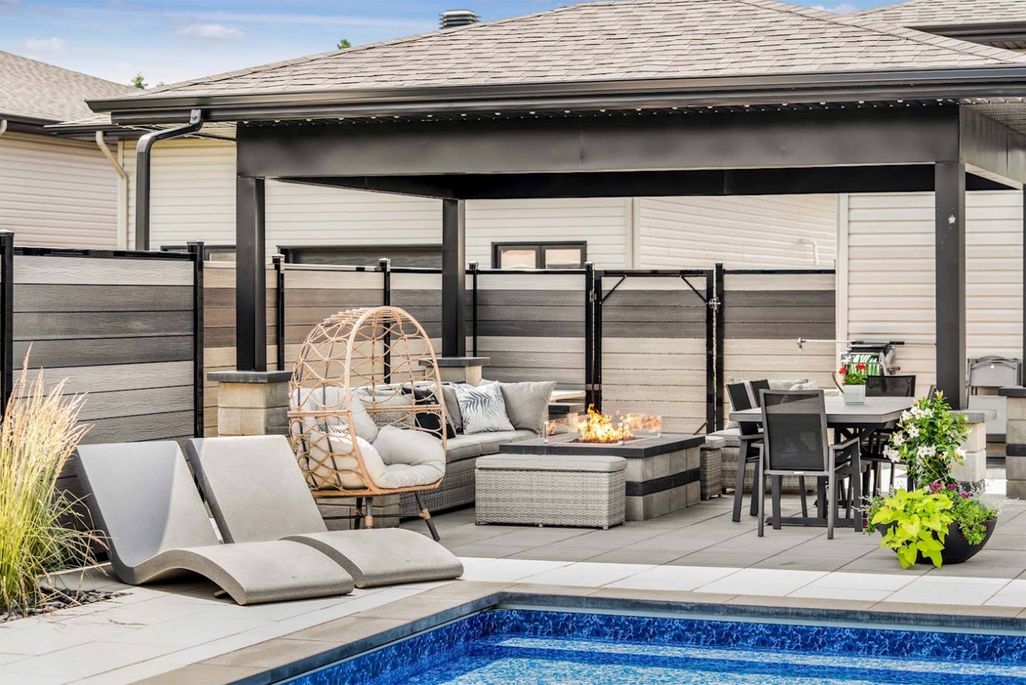Outdoor Patio & Fire Pit Close To Swimming Pool