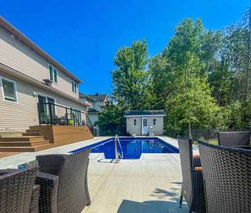 Pathway between outdoor chairs to swimming Pool